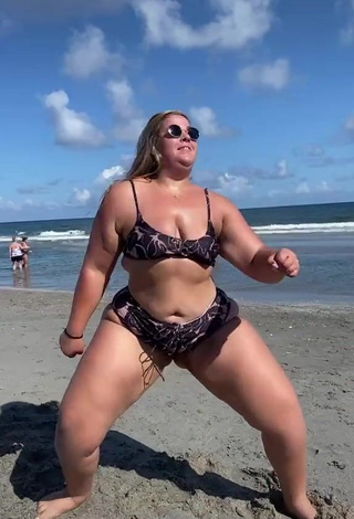 3. Sweet Sam Paige in Cute Bikini at the Beach and Bouncing Big Tits