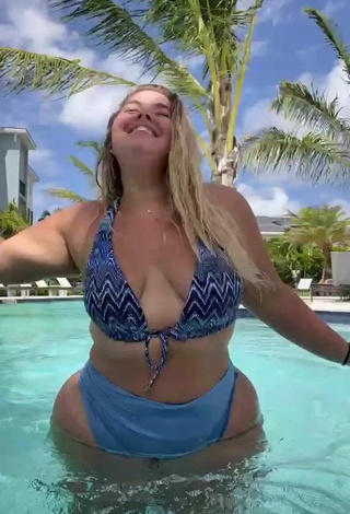 3. Breathtaking Sam Paige Shows Cleavage in Bikini at the Pool and Bouncing Boobs