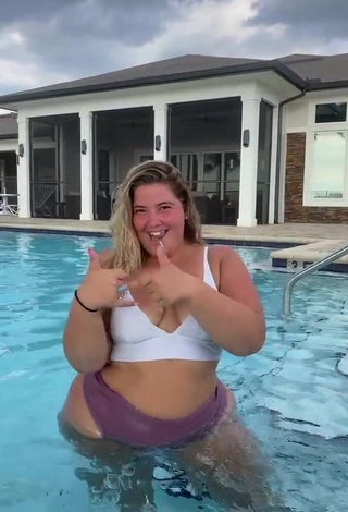 4. Desirable Sam Paige Shows Big Butt at the Swimming Pool and Bouncing Big Boobs