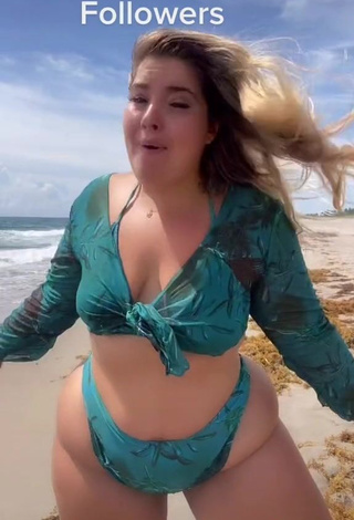 3. Hot Sam Paige Shows Cleavage in Green Bikini at the Beach