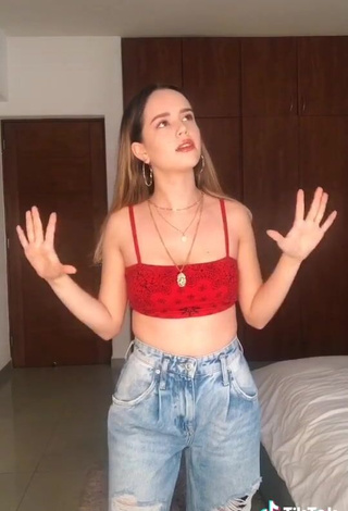 4. Hot Saraí Meza in Red Crop Top