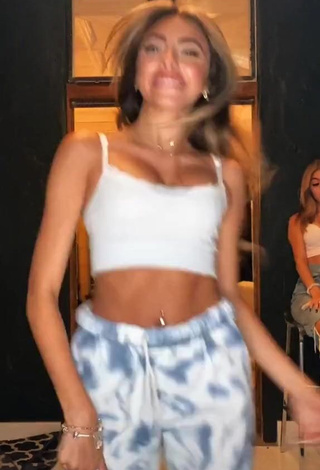 1. Wonderful Valeria Arguelles in White Crop Top and Bouncing Boobs