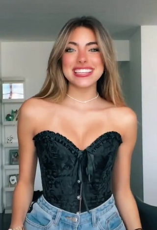 1. Sexy Valeria Arguelles Shows Cleavage in Black Corset