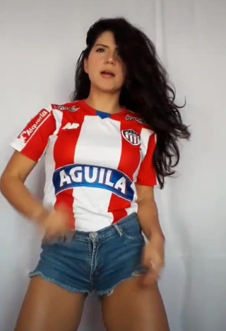 Wonderful Violetta Ortiz in Top while Twerking