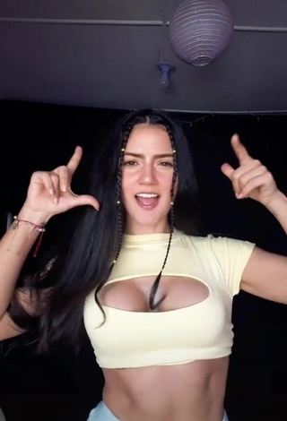 3. Violetta Ortiz Shows Cleavage in Sexy Crop Top