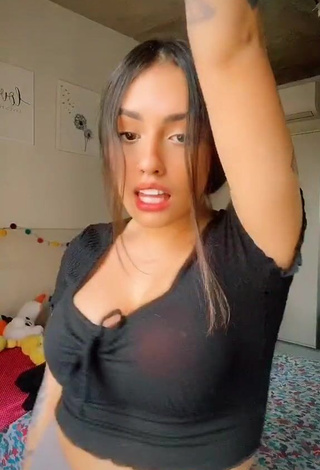 4. Beautiful Vitoria Marcilio Shows Cleavage in Sexy Black Crop Top