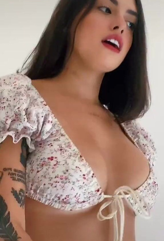 Hot Vitoria Marcilio Shows Cleavage in Floral Crop Top and Bouncing Big Boobs