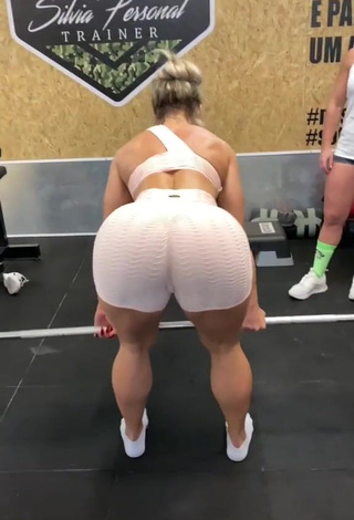 1. Amazing Vivi Winkler Shows Big Butt in the Sports Club while doing Fitness Exercises