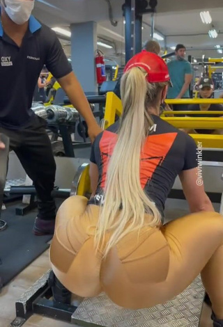 1. Alluring Vivi Winkler Shows Big Butt in the Sports Club while doing Fitness Exercises