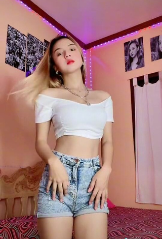 Beautiful Raven Charizz in Sexy White Crop Top