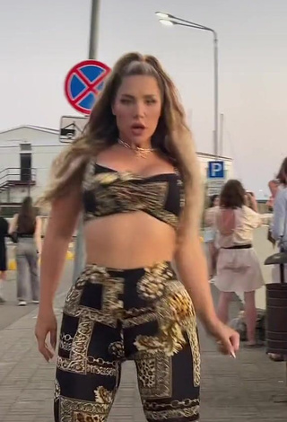 Hot MIRAVI in Bra in a Street