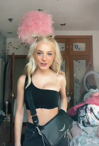 Sexy Aaamalia in Black Crop Top