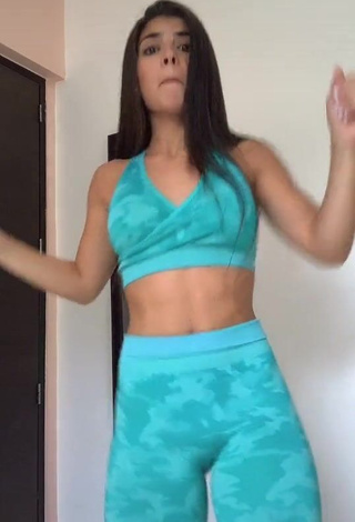 4. Cute Adriana Daabub in Turquoise Leggings