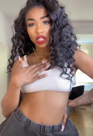 1. Hot Alicia Awa in White Crop Top