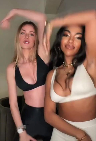 4. Hot Alicia Awa Shows Cleavage in Bra (Side Boob)