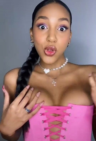 4. Sexy Alisha Kone Shows Cleavage in Pink Corset (Side Boob)