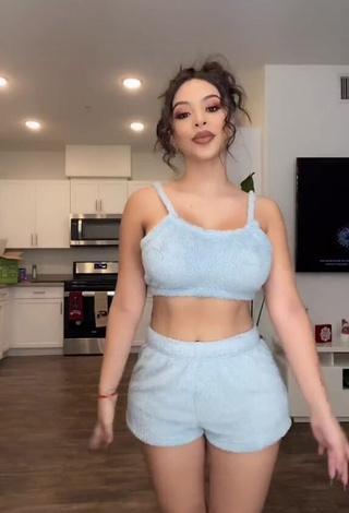 Sexy Alondra Ortiz Shows Cleavage in Crop Top