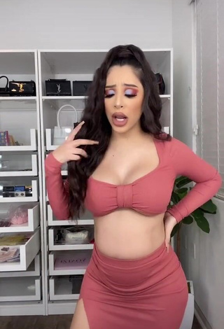 3. Sweetie Alondra Ortiz Shows Cleavage in Crop Top