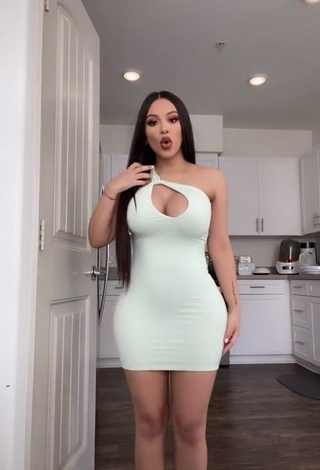 4. Sexy Alondra Ortiz Shows Cleavage in Dress