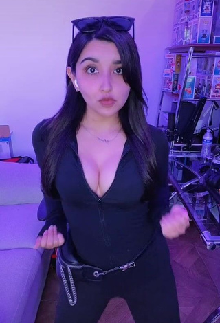 Sexy Andyy Tok Shows Cleavage in Black Overall