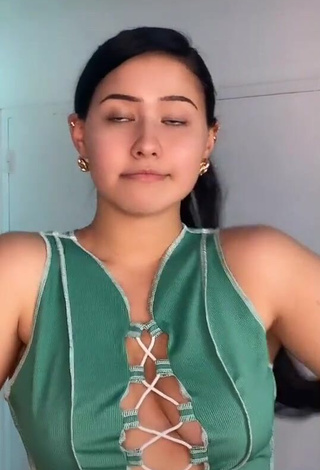 1. Cute Anissa Braless (Side Boob)