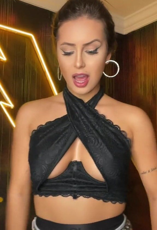 1. Sweet Bianca Jesuino Shows Cleavage in Cute Black Bra (Side Boob)