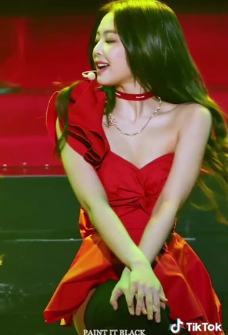 4. Hot bp_lisaa in Red Dress