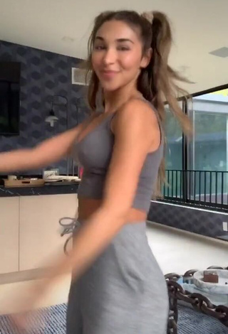 Hot Chantel Jeffries Shows Nipples and Bouncing Tits