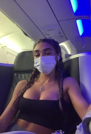 Erotic Chantel Jeffries Shows Cleavage in Black Crop Top