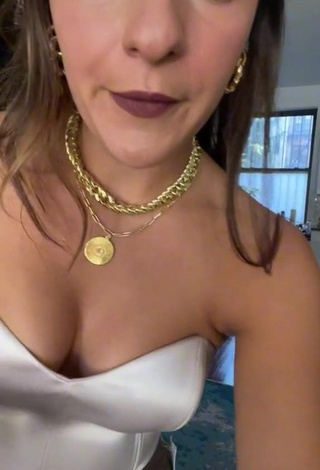 4. Sexy Deanna Giulietti Shows Cleavage in Corset