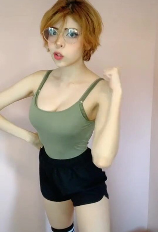 3. Sexy Didi Shows Cleavage in Olive Top