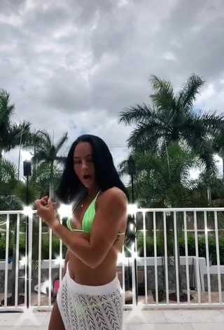 Sexy Gabi Butler Shows Cleavage in Light Green Bikini Top