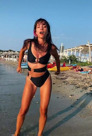 Hot Giulia Penna Shows Cleavage in Black Swimsuit at the Beach (Underboob, Side Boob)