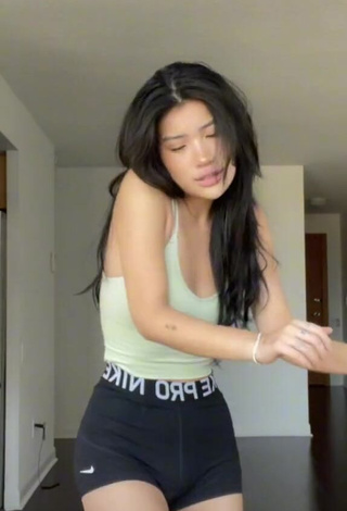 1. Hot Hannah Kim Shows Cleavage in Crop Top