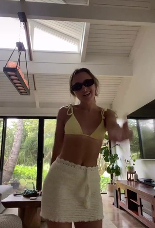 1. Sweetie Hannah Meloche Shows Cleavage in Bikini Top