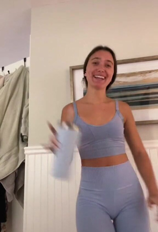 2. Hot Hannah Meloche Shows Cleavage in Sport Bra