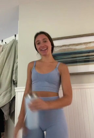 3. Hot Hannah Meloche Shows Cleavage in Sport Bra