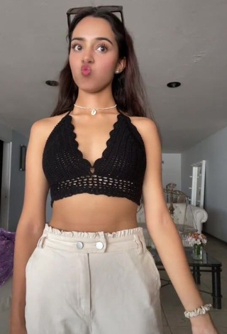 Hot Lisy Cardenas Shows Cleavage in Black Crop Top