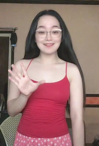 Hot Yennie Perilla Shows Cleavage in Red Top