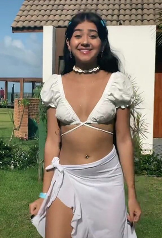 1. Sexy Rebeca Barreto in White Crop Top