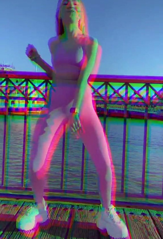 Hot Bianki Place in Pink Leggings at the Seafront