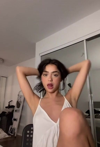 Hot Nailea Devora Braless