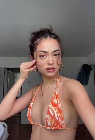 3. Sexy Nailea Devora Shows Cleavage in Bikini Top