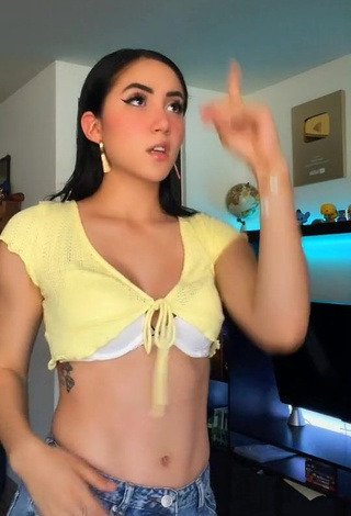 1. Sweetie Carolina Díaz in Crop Top