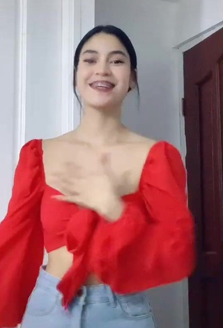 4. Sexy Criselda Alvarez Shows Cleavage in Red Crop Top