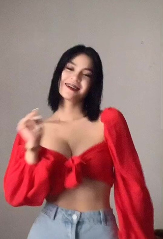 4. Cute Criselda Alvarez Shows Cleavage in Red Crop Top