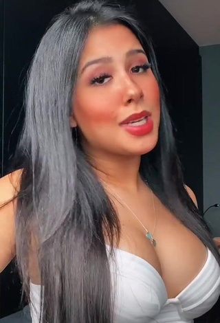 3. Hottie Cinthia Cruz Shows Cleavage in White Crop Top