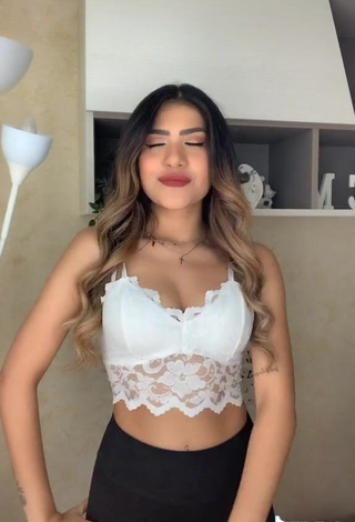 3. Sexy Cassandra Tejada Shows Cleavage in White Crop Top