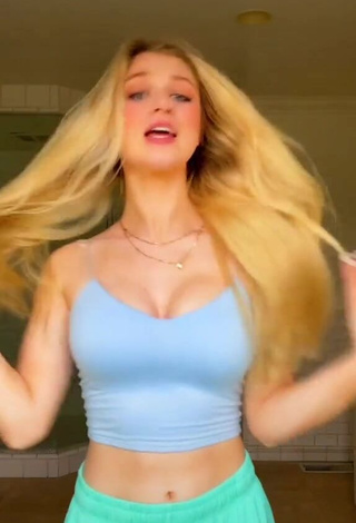 1. Sexy Charli Elise Shows Cleavage in Blue Crop Top