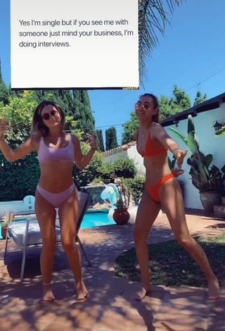 4. Desirable Chloe Hood in Pink Bikini at the Pool